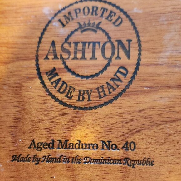 Ashton Imported Made By Hand Wood Cigar Box - Aged Maduro No. 40 - Made In Domin - Picture 2 of 9